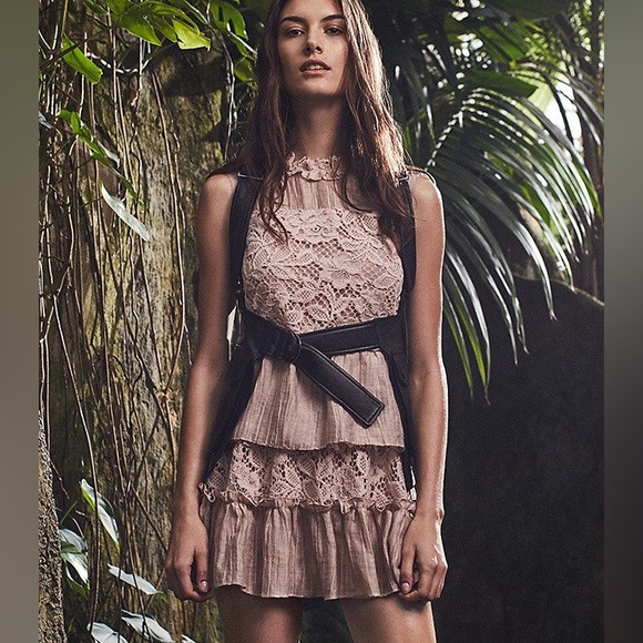 ALEXIS Intermix *Gracilia* blush pink lace sleeveless top & *Mallory* skirt S - Picture 1 of 11